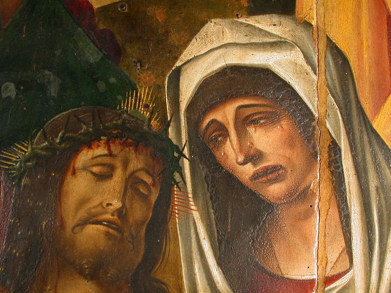 Particolare dei volti prima del restauro